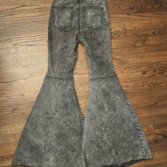 Free People Just Float On Flare Charcoal Stone Wash - Picture 2 of 4